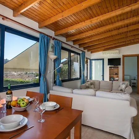 Seashell Villa *